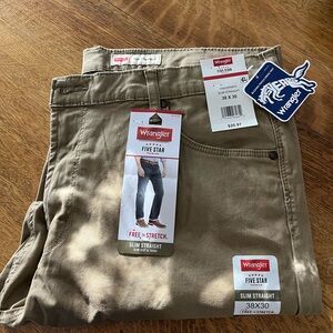 New with tag Wrangler khaki colored slim straight stretch pants 38x30